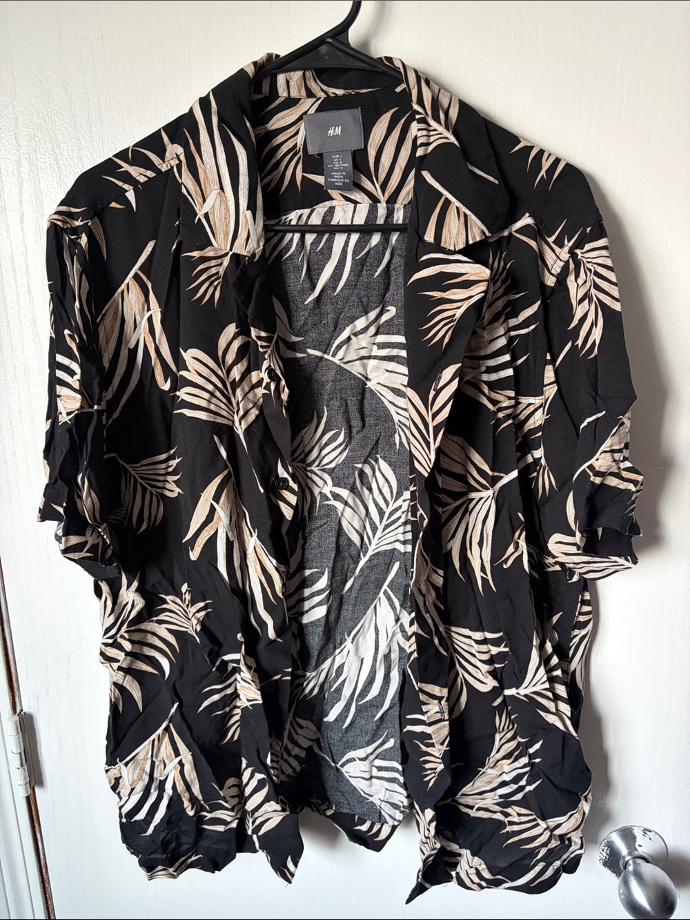 H&M Black Short-Sleeve Button-Down with Beige Leaf Print